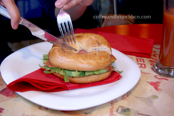 Bagel de salmón en Bernie's 